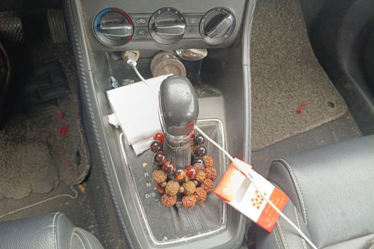 Used MG ZS 2017 1.5L Automatic Elite Edition Gear Lever