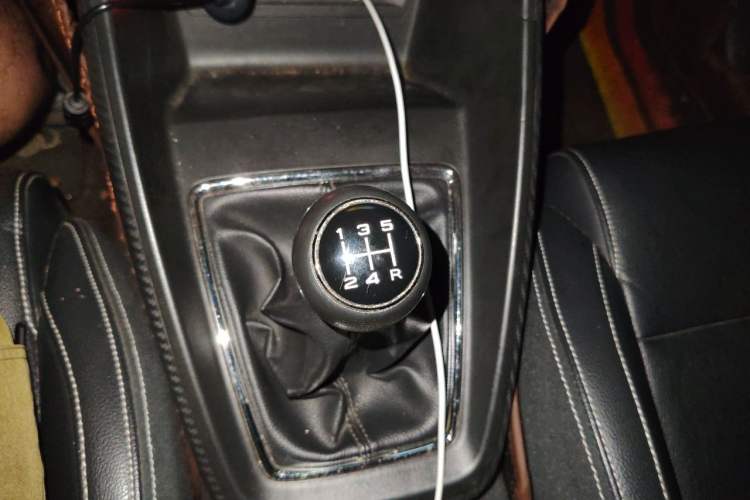 Used MG ZS 2017 1.5L Manual Luxury Edition Gear Lever
