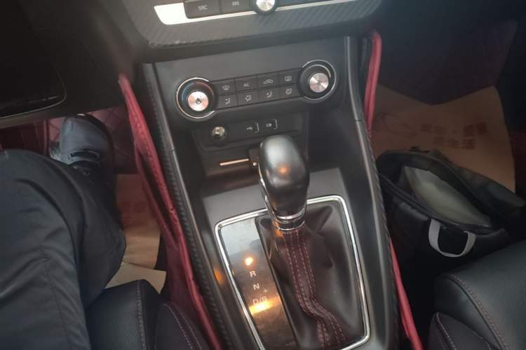 Used MG ZS 2017 16T Automatic Prestige Edition Gear Lever