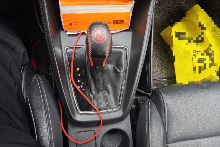 Used MG ZS 2017 1.5L Automatic Luxury Edition Gear Lever