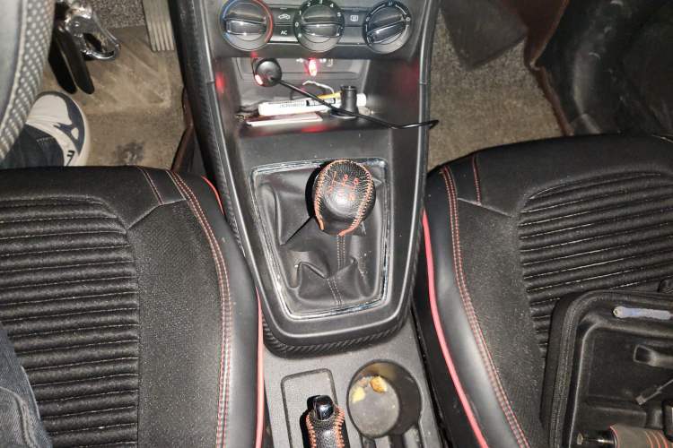 Used MG ZS 2017 1.5L Manual Comfort Edition Gear Lever