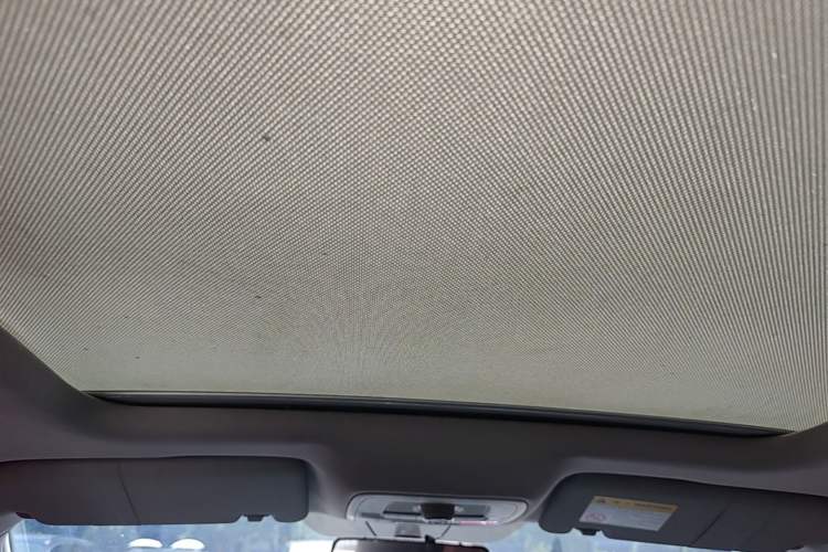 Used MG ZS 2017 1.5L Automatic Luxury Edition Headliner