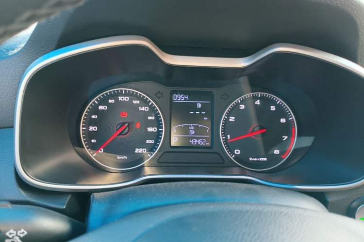 Used MG ZS 2017 1.5L Automatic Elite Edition Instrument Cluster