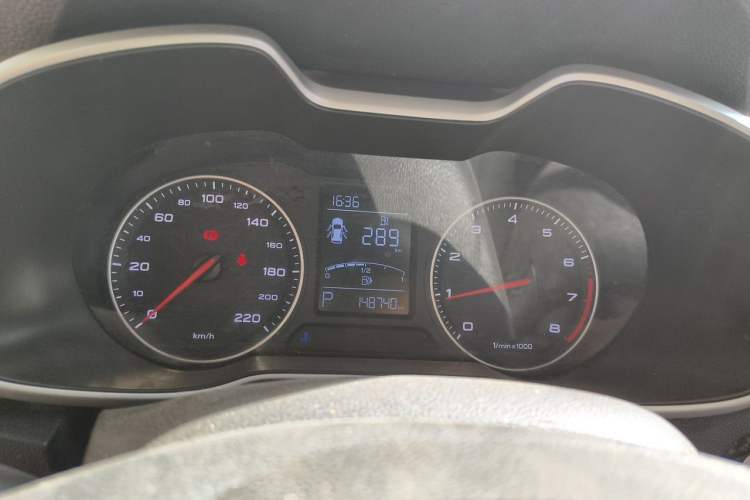 Used MG ZS 2017 1.5L Automatic Luxury Edition Instrument Cluster