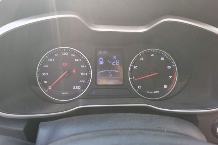 Used MG ZS 2017 1.5L Automatic Elite Edition Instrument Cluster