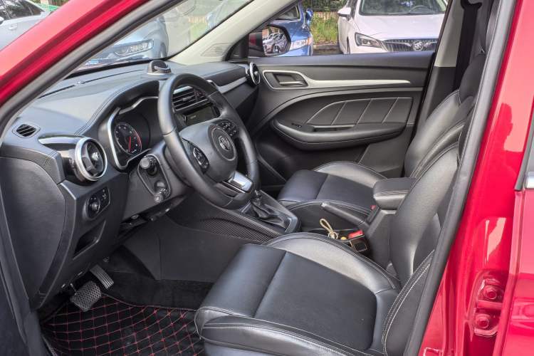 Used MG ZS 2017 1.5L Automatic Luxury Internet Edition Interior 1