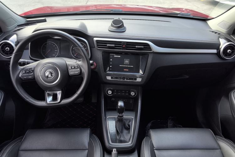 Used MG ZS 2017 1.5L Automatic Luxury Internet Edition Interior 3