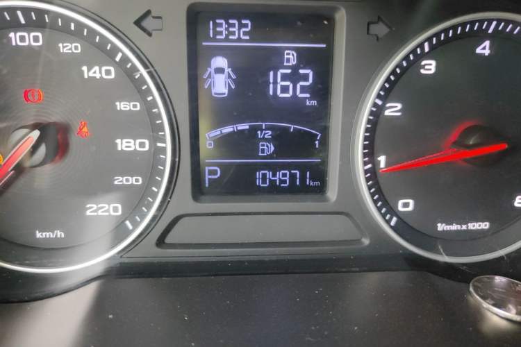 Used MG ZS 2017 16T Automatic Flagship Internet Edition Odometer Close Up