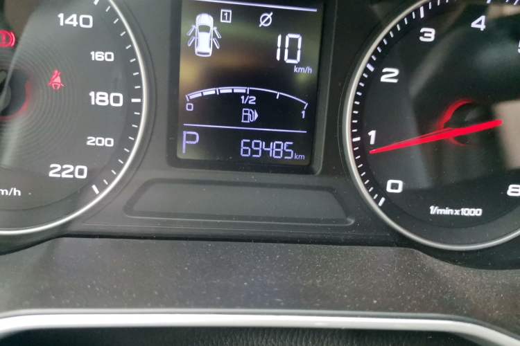 Used MG ZS 2017 1.5L Automatic Luxury Edition Odometer Close Up