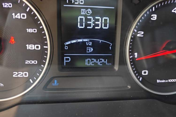Used MG ZS 2017 1.5L Automatic Luxury Internet Edition Odometer Close Up