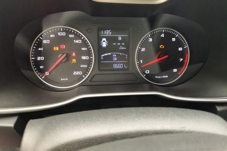 Used MG ZS 2017 1.5L Manual Deluxe Internet Edition Odometer Close Up