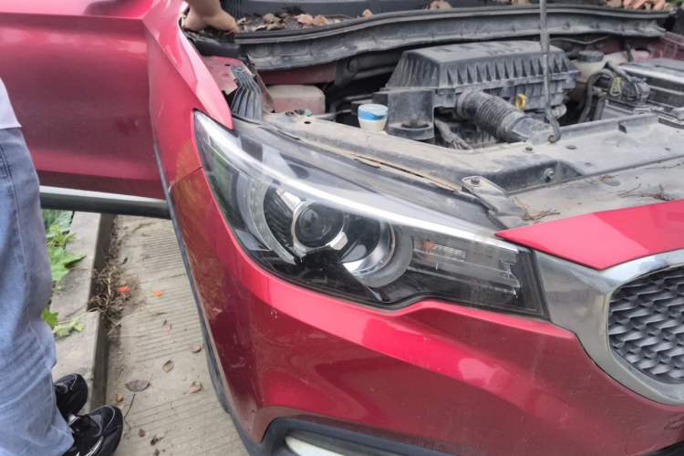 Used MG ZS 2017 1.5L Manual Deluxe Internet Edition Right Front Headlight