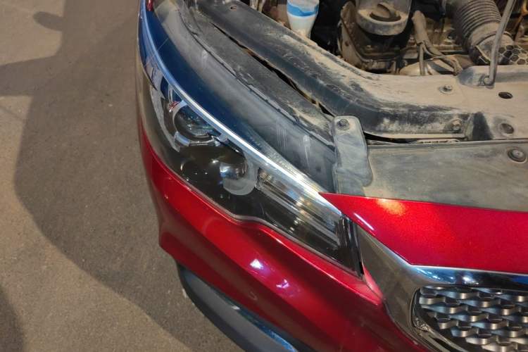 Used MG ZS 2017 1.5L Automatic Luxury Edition Right Front Headlight