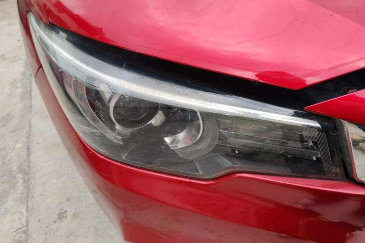 Used MG ZS 2017 1.5L Manual Elite Edition Right Front Headlight