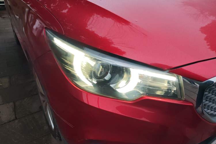 Used MG ZS 2017 1.5L Automatic Luxury Edition Right Front Headlight