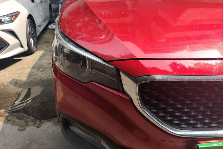 Used MG ZS 2017 1.5L Automatic Elite Edition Right Front Headlight
