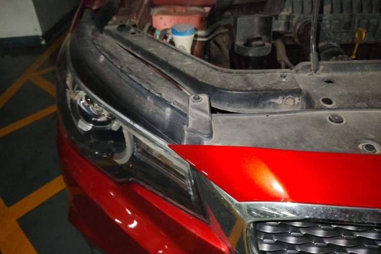 Used MG ZS 2017 1.5L Manual Luxury Edition Right Front Headlight