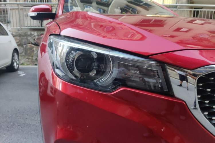Used MG ZS 2017 1.5L Automatic Luxury Edition Right Front Headlight