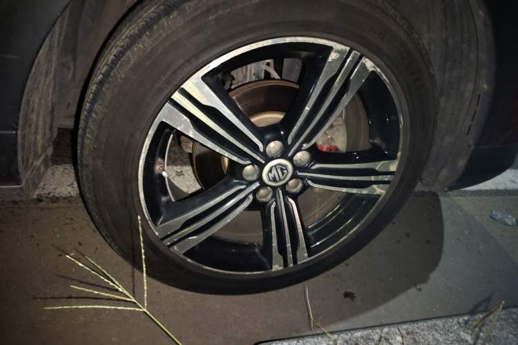 Used MG ZS 2017 16T Automatic Flagship Internet Edition Right Front Wheel Hub