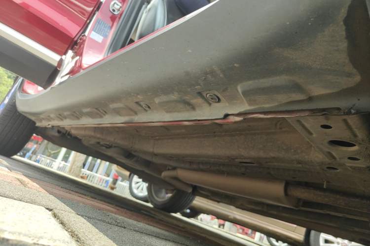 Used MG ZS 2017 1.5L Automatic Luxury Edition Right Side Sill