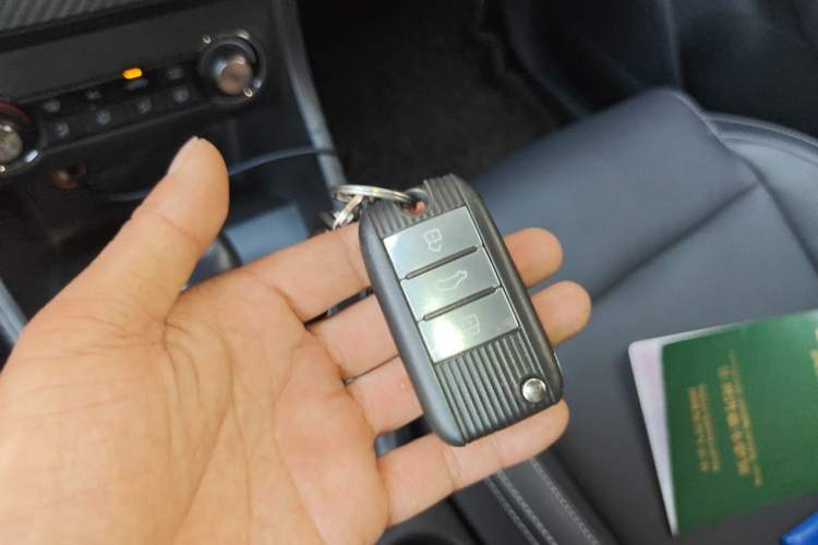Used MG ZS 2017 1.5L Automatic Luxury Internet Edition Vehicle Key