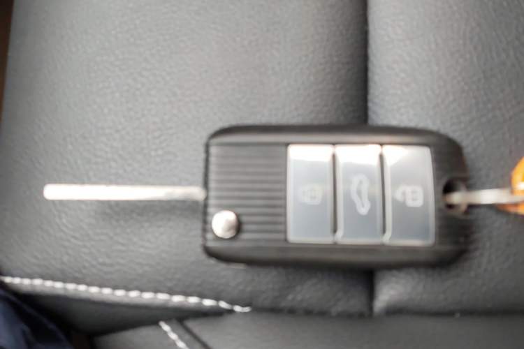 Used MG ZS 2017 1.5L Automatic Luxury Internet Edition Vehicle Key