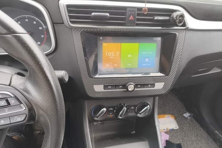 Used MG ZS 2017 1.5L Manual Luxury Edition Audio And AC Panel