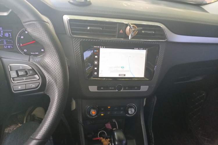 Used MG ZS 2017 1.5L Automatic Luxury Internet Edition Audio And AC Panel