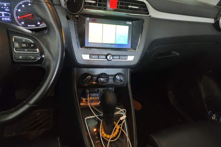 Used MG ZS 2017 1.5L Automatic Luxury Edition Audio And AC Panel