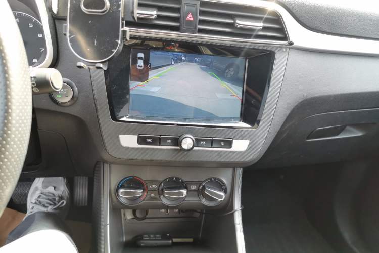 Used MG ZS 2017 1.5L Automatic Elite Edition Audio And AC Panel