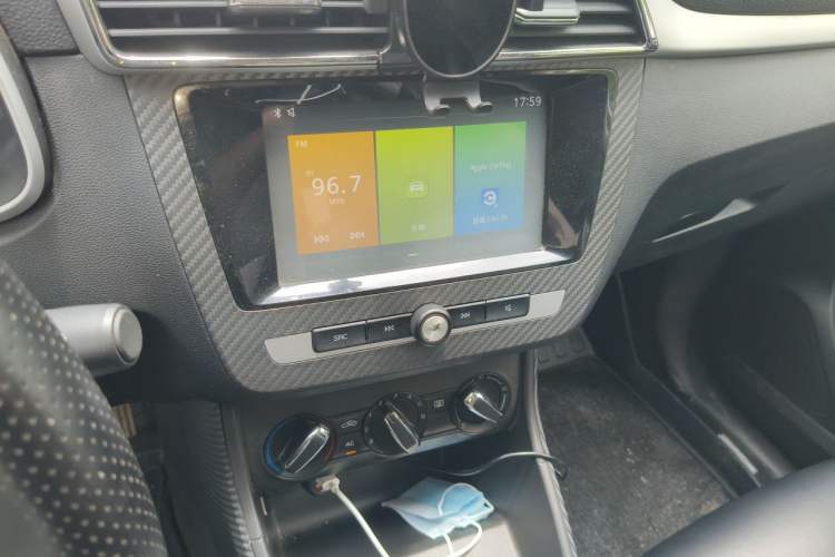 Used MG ZS 2017 1.5L Manual Comfort Edition Audio And AC Panel