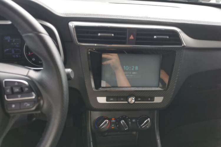 Used MG ZS 2017 1.5L Manual Comfort Edition Audio And AC Panel