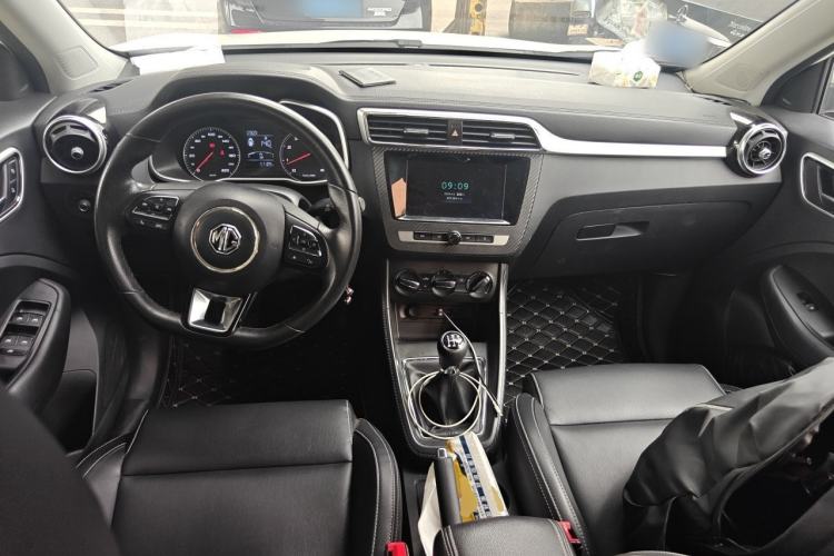 Used MG ZS 2017 1.5L Manual Elite Edition Center Console