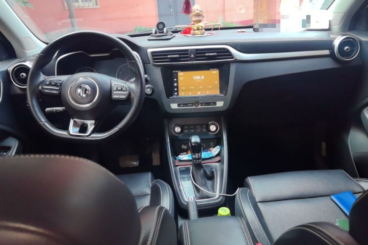 Used MG ZS 2017 1.5L Automatic Luxury Internet Edition Center Console