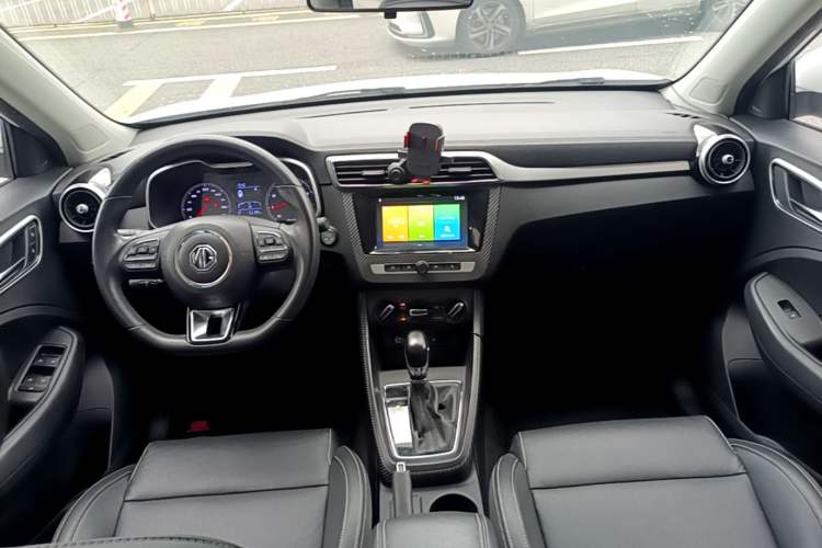 Used MG ZS 2017 1.5L Automatic Luxury Edition Center Console