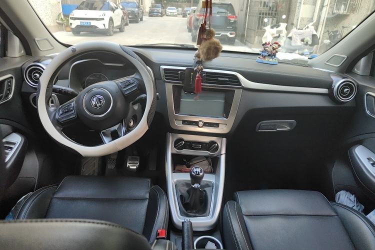 Used MG ZS 2017 1.5L Manual Luxury Edition Center Console