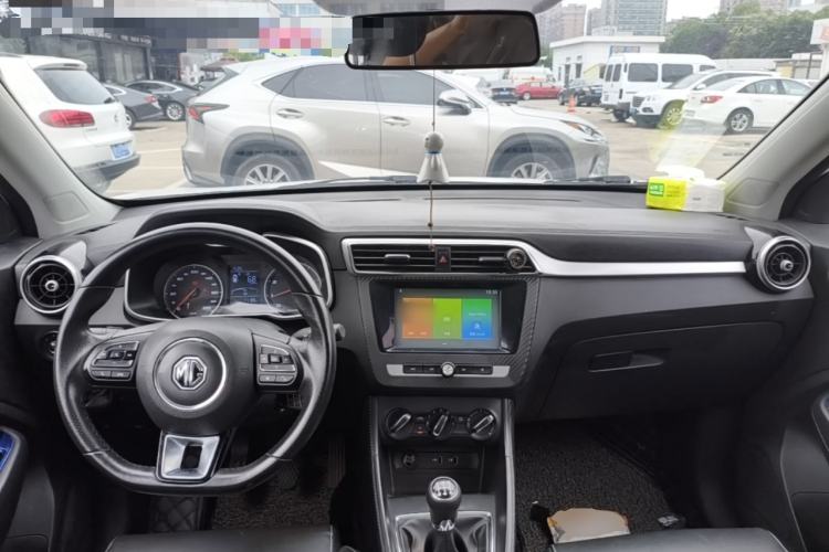 Used MG ZS 2017 1.5L Manual Luxury Edition Center Console