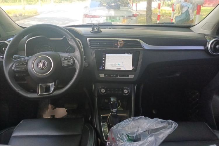 Used MG ZS 2017 1.5L Automatic Luxury Internet Edition Center Console
