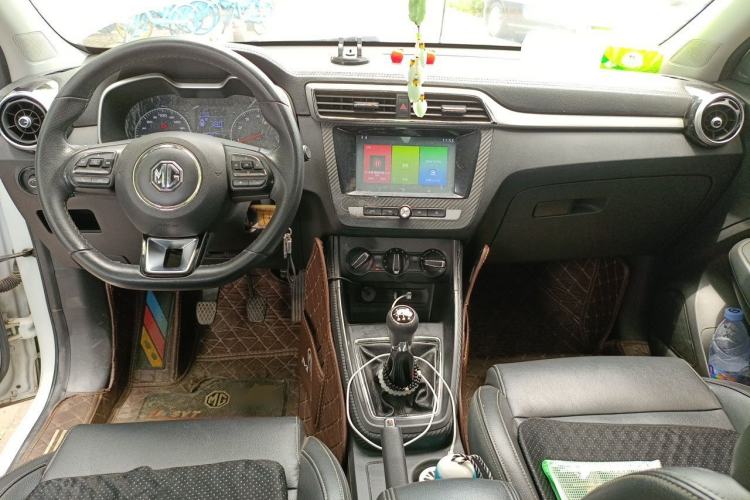 Used MG ZS 2017 1.5L Manual Elite Edition Center Console