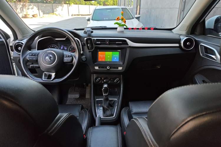 Used MG ZS 2017 1.5L Automatic Luxury Edition Center Console