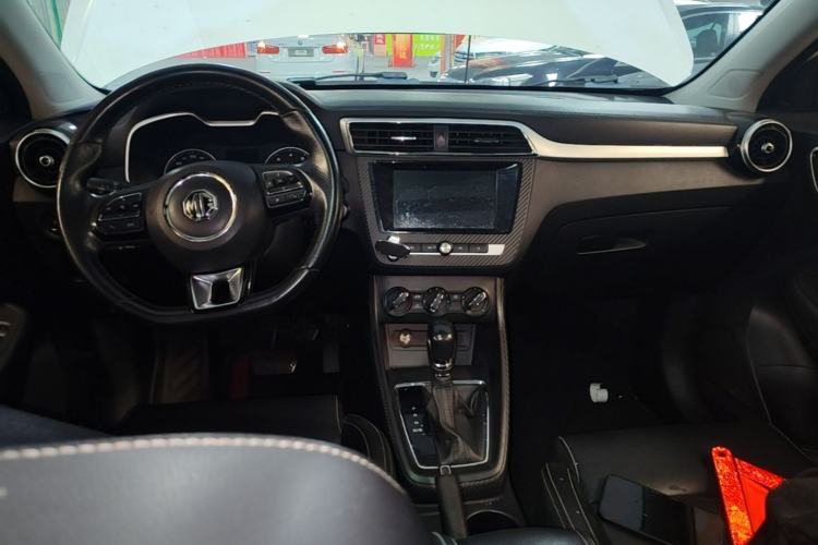 Used MG ZS 2017 1.5L Automatic Luxury Edition Center Console