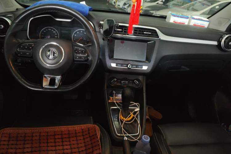 Used MG ZS 2017 1.5L Automatic Luxury Edition Center Console