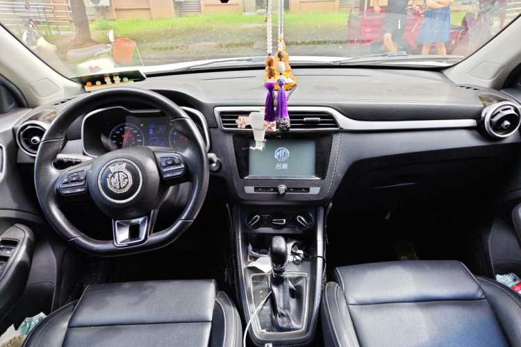 Used MG ZS 2017 1.5L Automatic Luxury Edition Center Console