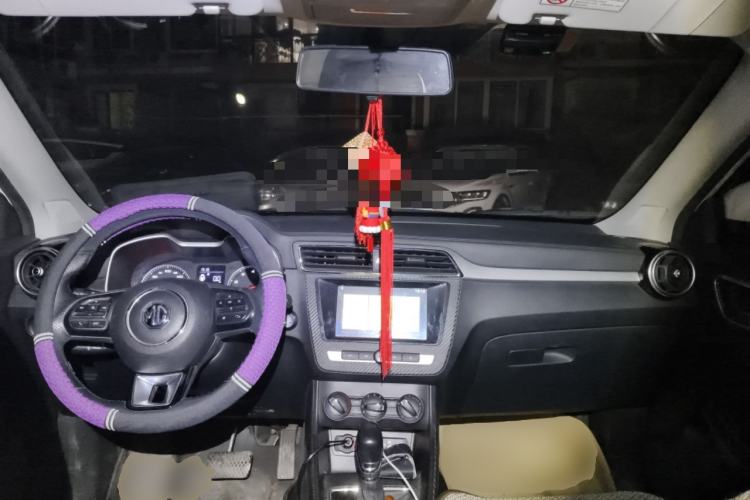 Used MG ZS 2017 1.5L Automatic Luxury Edition Center Console