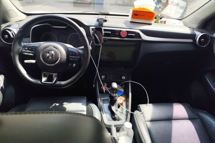 Used MG ZS 2017 1.5L Automatic Luxury Internet Edition Center Console