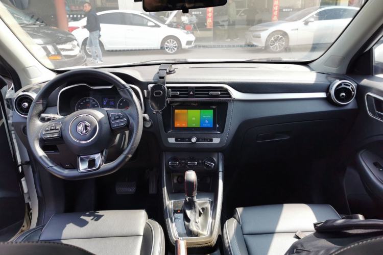 Used MG ZS 2017 1.5L Automatic Elite Edition Center Console