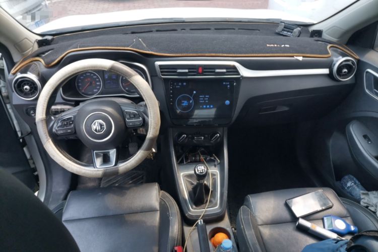 Used MG ZS 2017 1.5L Manual Elite Edition Center Console