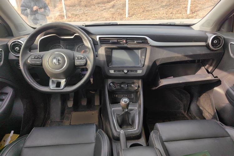Used MG ZS 2017 1.5L Manual Elite Edition Center Console