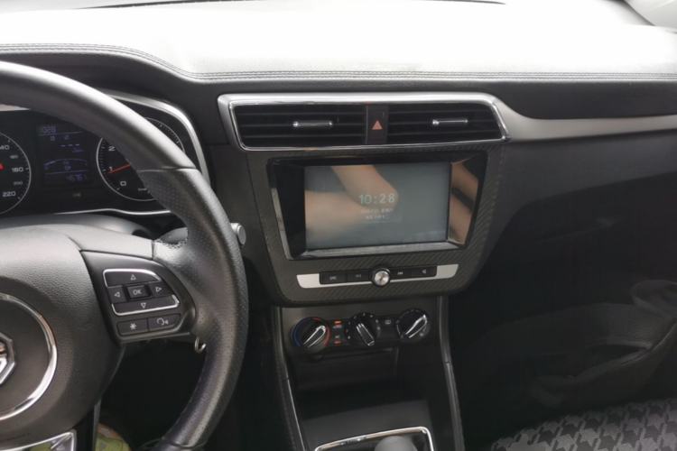 Used MG ZS 2017 1.5L Manual Comfort Edition Center Console