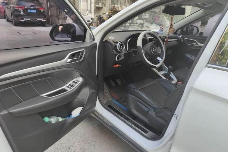 Used MG ZS 2017 1.5L Manual Luxury Edition Driver Seat